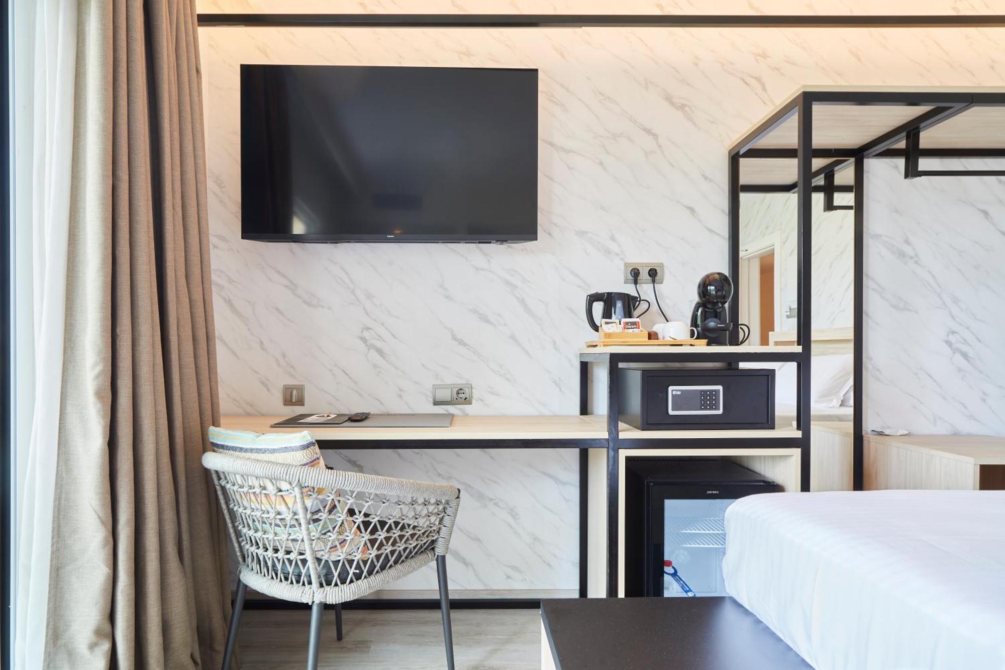 Invisa Hotel Es Pla - Adults Only San Antonio  Exterior photo